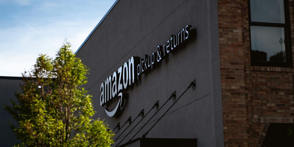 Amazon pickup & returns building