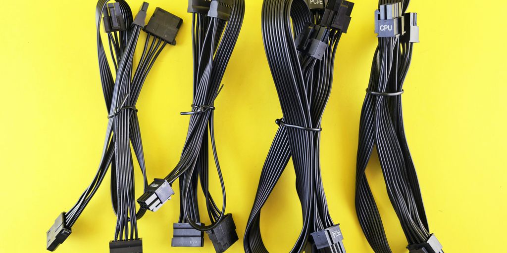 Computer power supply cables are displayed.