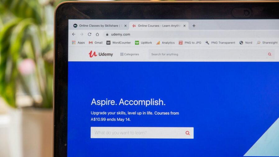 a computer screen with the aspire logo on it