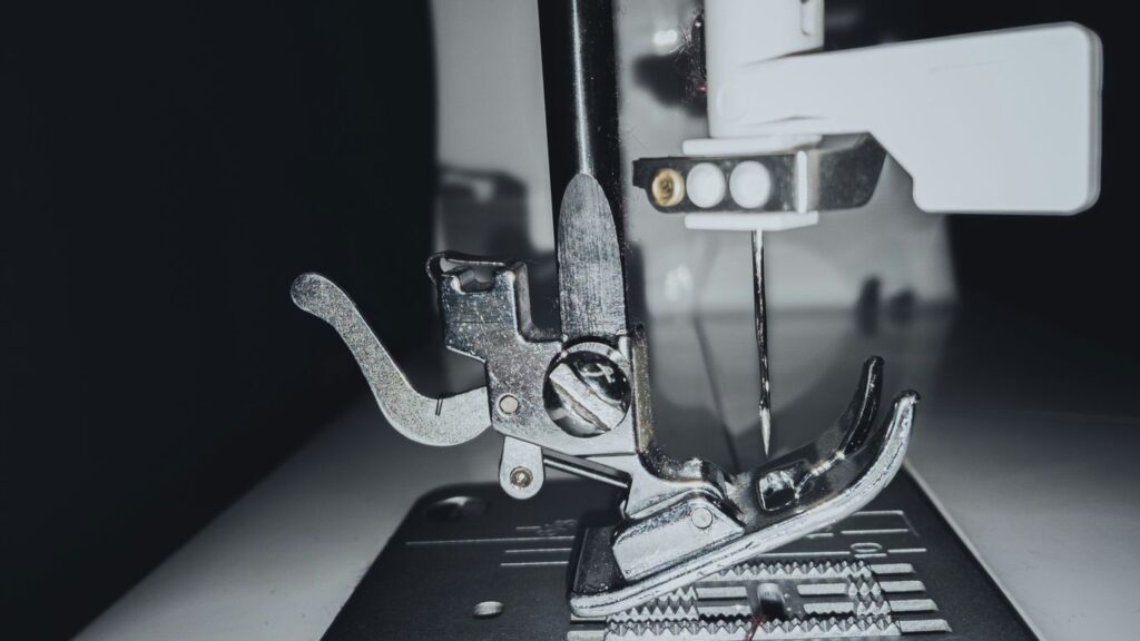 gray sewing machine sewing machine