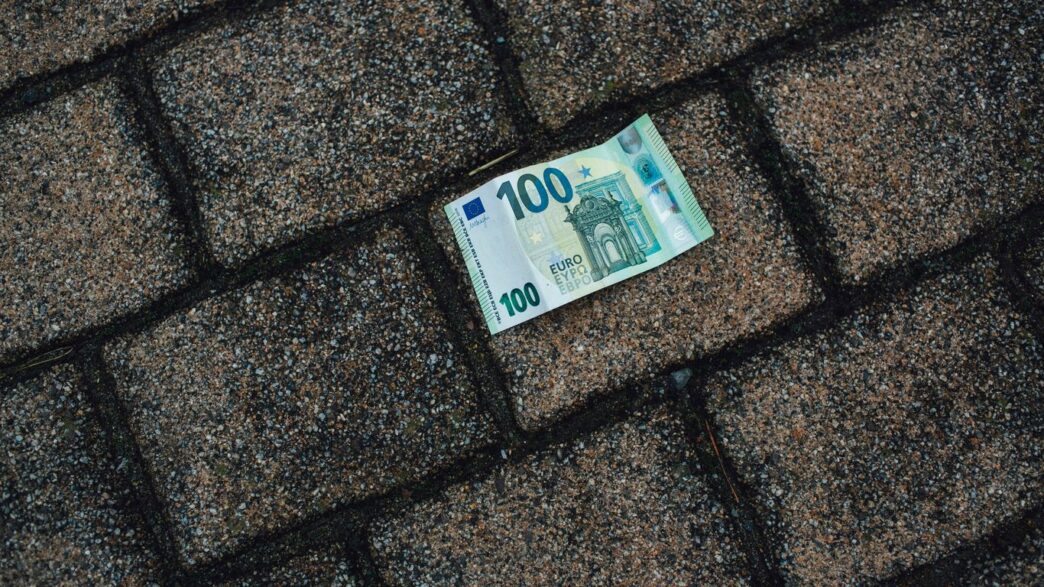 white and black 10 off card