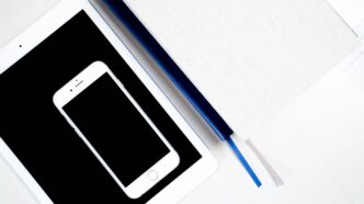 E Ink Smartphone Technology