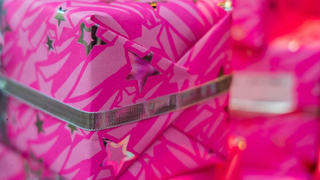 pink and white polka dot tote bag