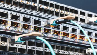 a bunch of wires that are connected to a server