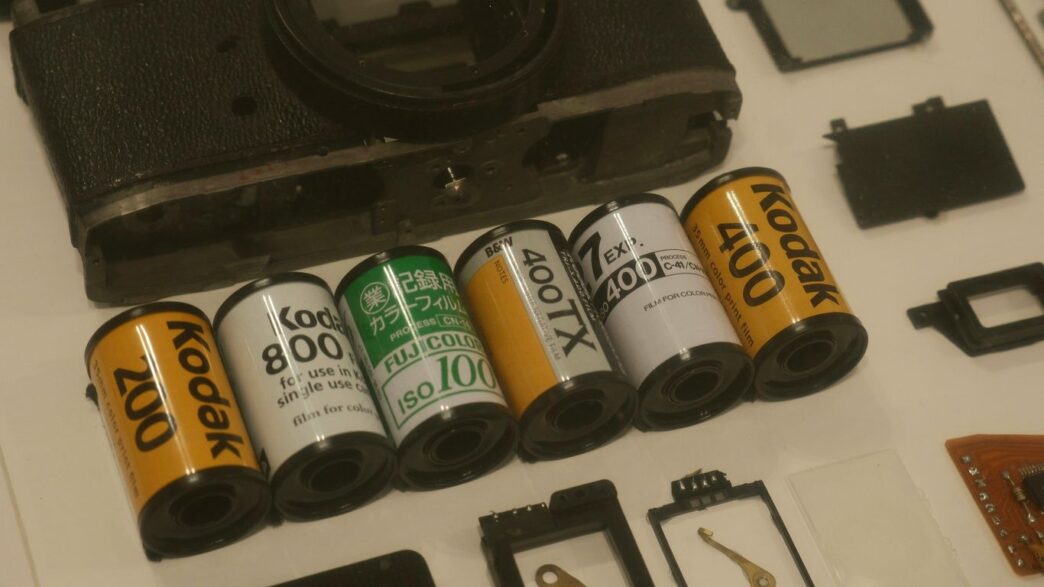 a group of batteries sitting on top of a table