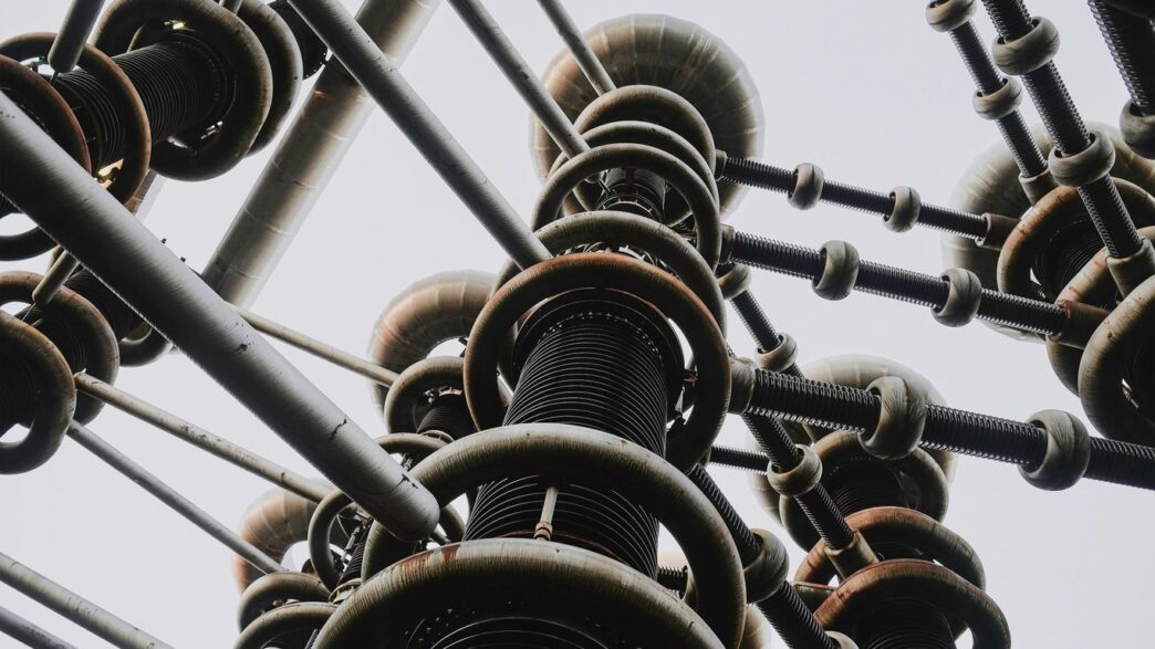 a bunch of wires that are connected to each other