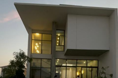  Beautiful Seaside Retreat for Families and Friends