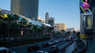 a busy city street filled with lots of traffic