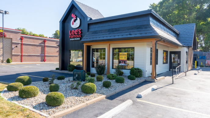 Lee's Famous Recipe Chicken