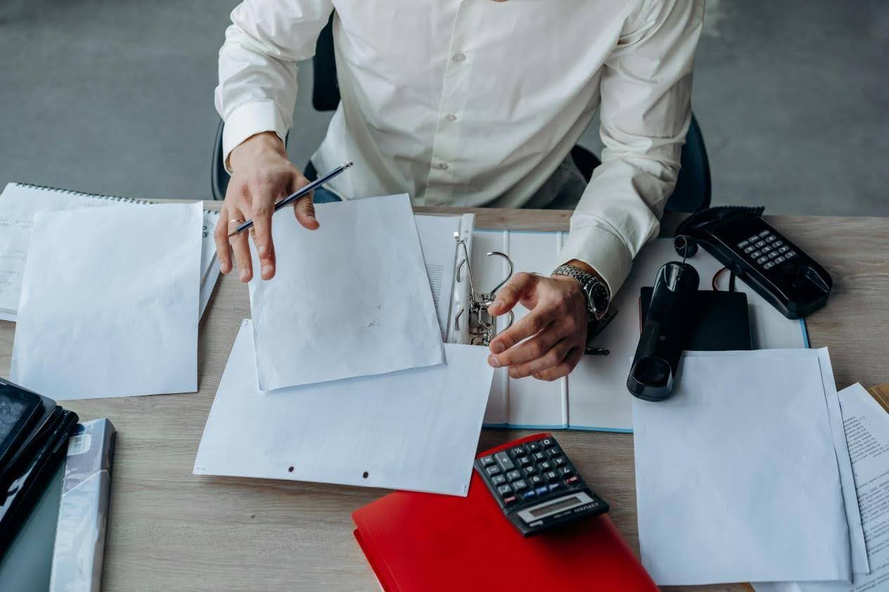 Early preparation helps reduce reliance on fragmented storage across devices, cloud drives, and email accounts.