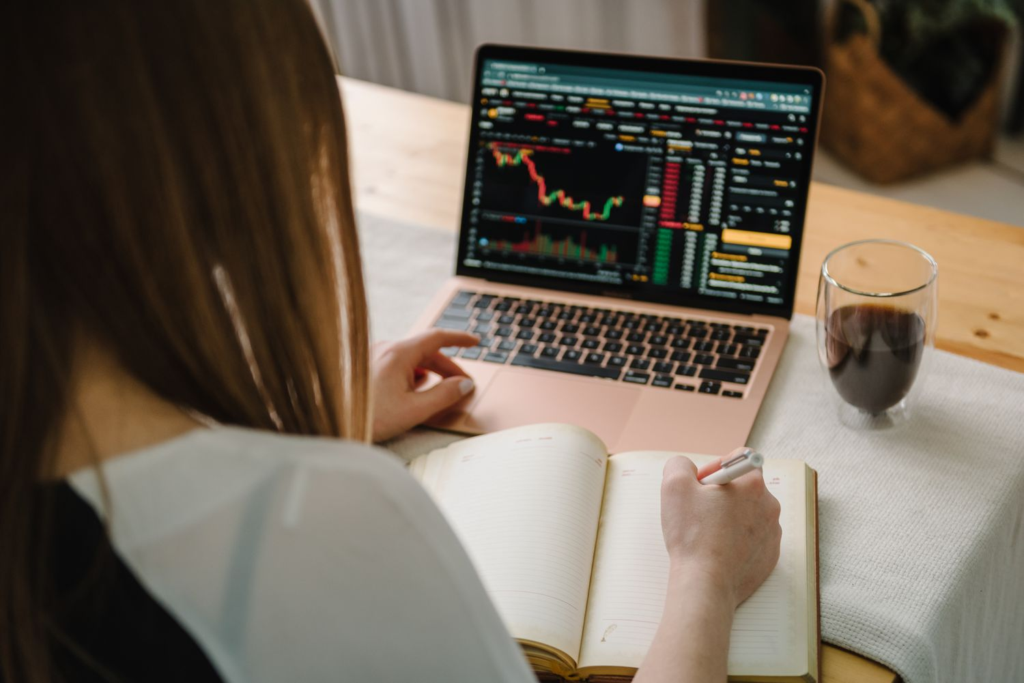 Risk Management in Online Investing